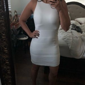 Elizabeth & James classic white Dress